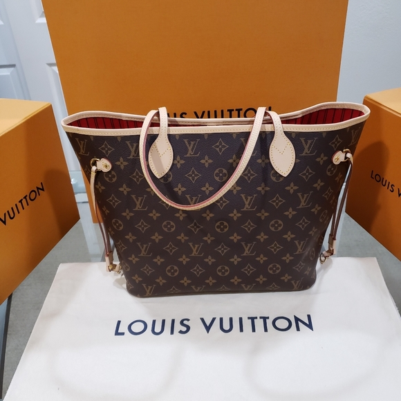Louis Vuitton Handbags - Louis Vuitton Neverfull MM